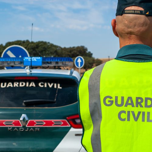 Seguro de Vida para Policías y Guardias Civiles: Por qué la Invalidez por Enfermedad (IAE) es el gran riesgo oculto